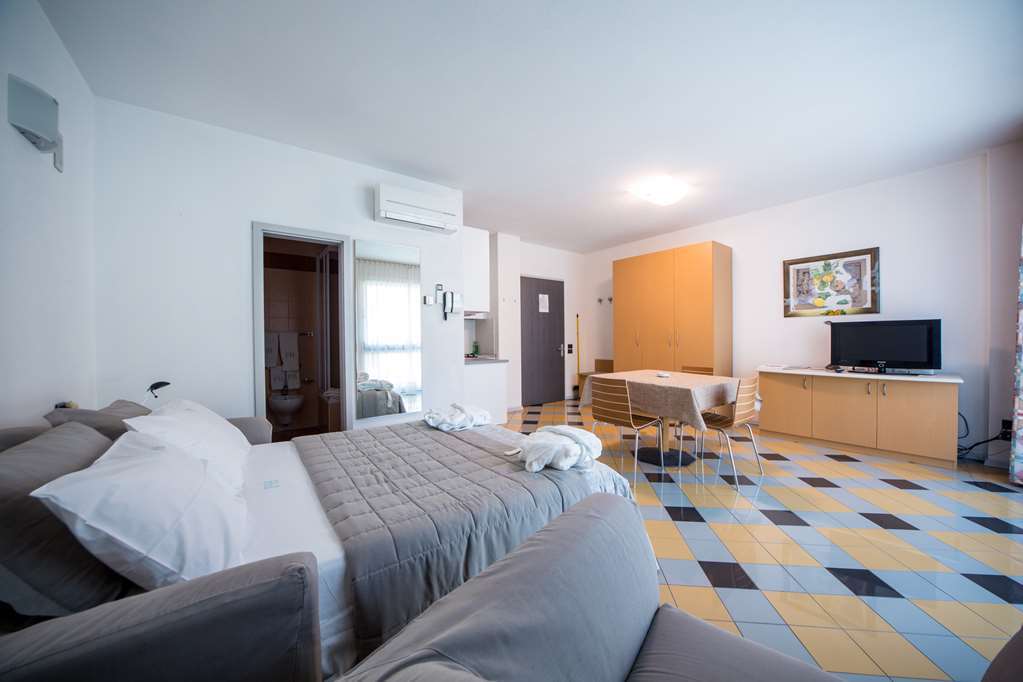 Aparthotel Piazzi House Sondrio Zimmer foto
